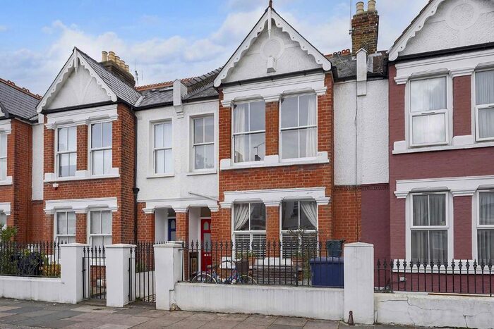 4 Bedroom Property To Rent In Davis Road, London, W3