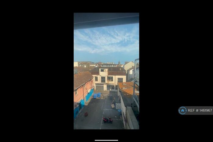 Studio To Rent In West St, Brighton, BN1
