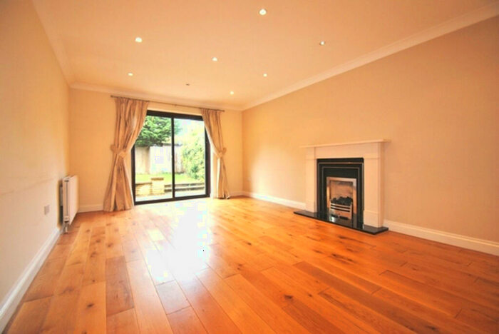 5 Bedroom Detached House To Rent In Berkeley, Letchworth Garden City, SG6