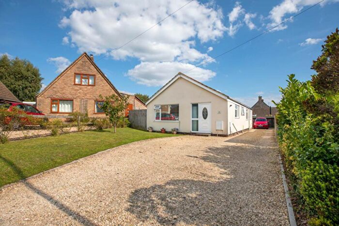 3 Bedroom Detached Bungalow For Sale In Down View, Chalford Hill, Stroud, GL6