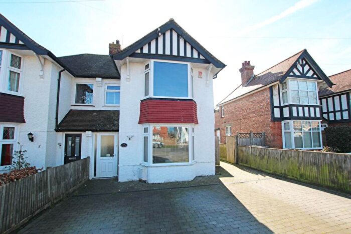 3 Bedroom Semi-Detached House For Sale In Park Avenue, Eastbourne, BN21