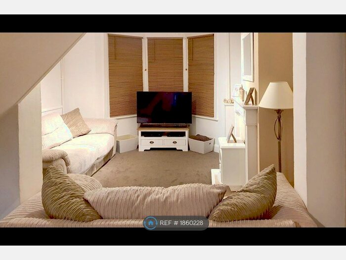 3 Bedroom Terraced House To Rent In Bond Road, Ashford, TN23