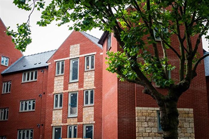 2 Bedroom Apartment To Rent In Park Edge, NG7