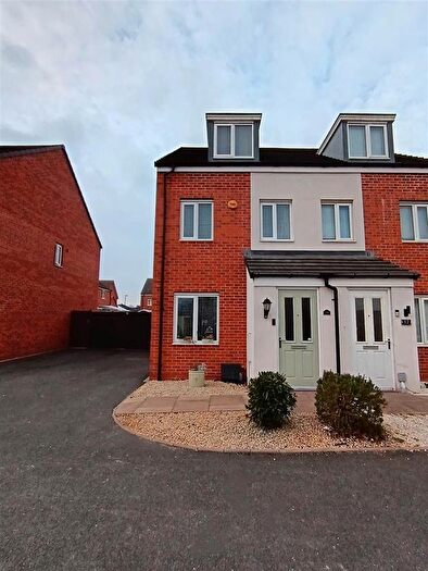 3 Bedroom Semi-Detached House To Rent In Hartley Close, Coventry, CV6