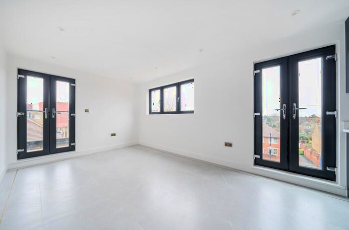 2 Bedroom Flat To Rent In Station Road Sidcup, DA15