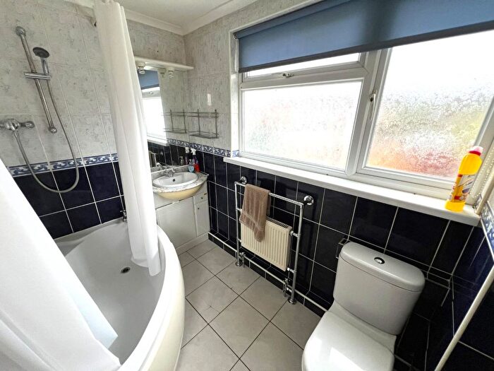 3 Bedroom End Of Terrace House For Sale In Conrad Close, Swindon, SN3