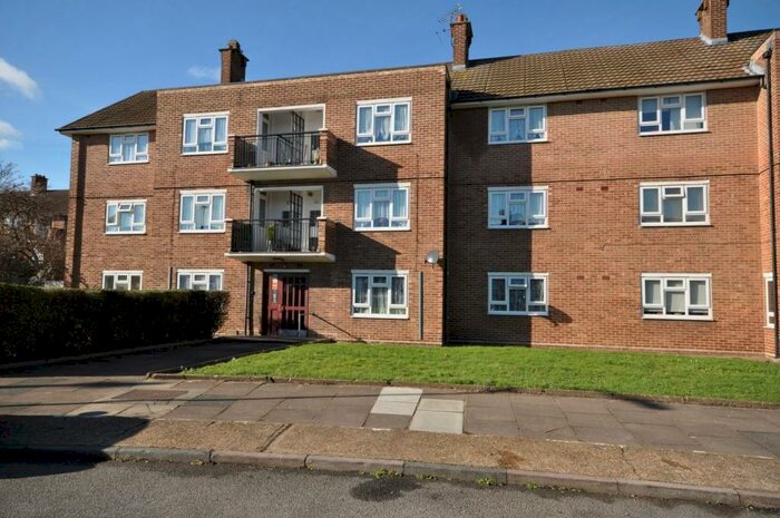 2 Bedroom Flat To Rent In Tuck Road Rainham Essex, RM13