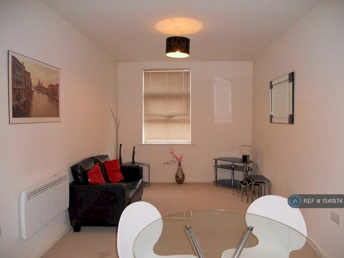 1 Bedroom Flat To Rent In Peel Villa, Morley, Leeds, LS27