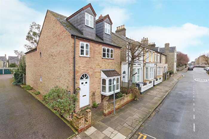4 Bedroom Detached House For Sale In Abbey Road, Cambridge, CB5