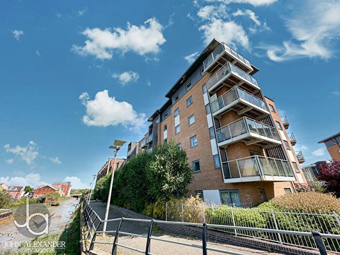 2 Bedroom Flat To Rent In Heia Wharf, Hawkins Road, CO2