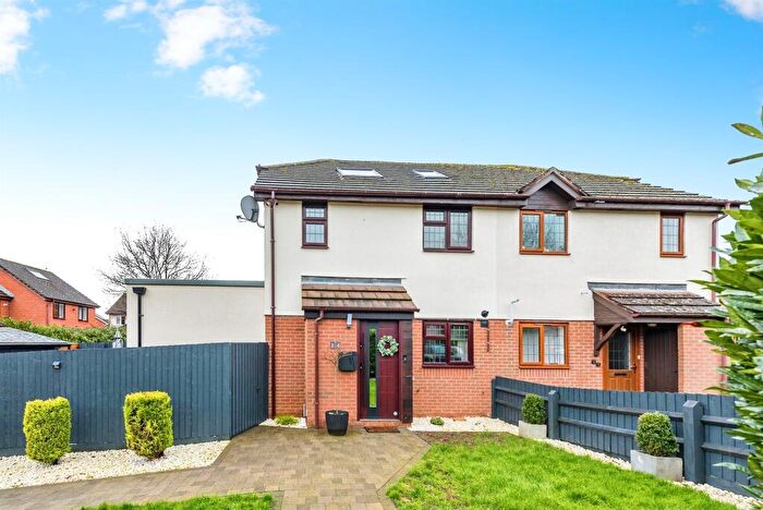 2 Bedroom End Of Terrace House For Sale In Ypres Way, Abingdon, OX14