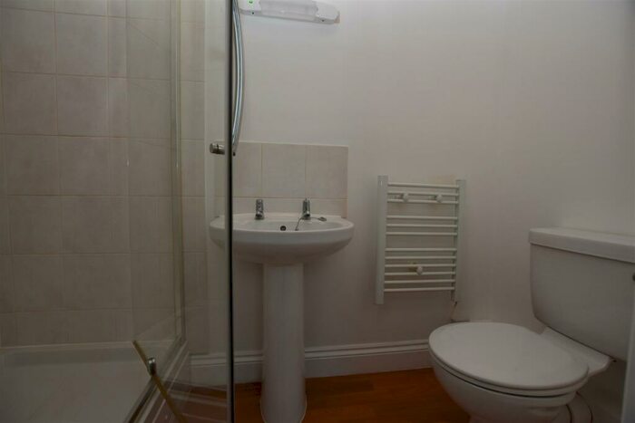 Studio To Rent In Downshire Square, Reading, RG1