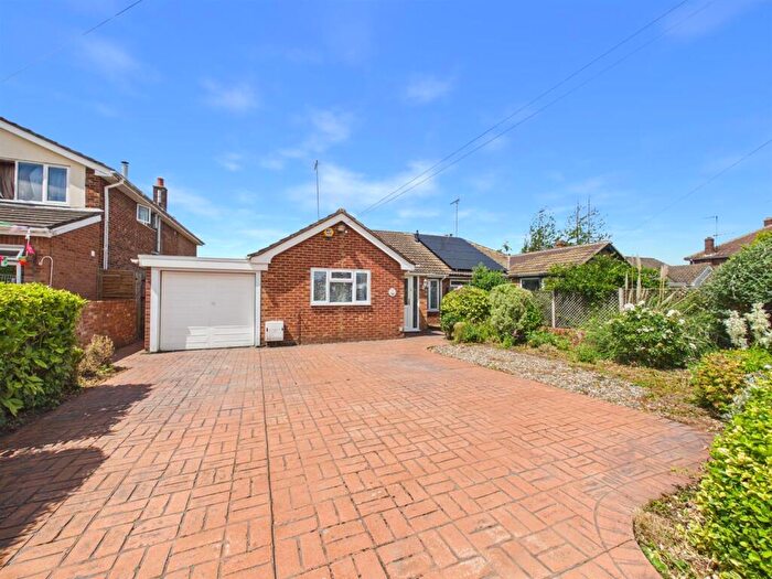3 Bedroom Semi-Detached Bungalow For Sale In Limes Avenue, Aylesbury, HP21