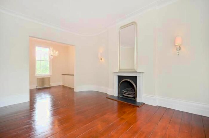 3 Bedroom Flat To Rent In Mount Street, Mayfair, London, W1K