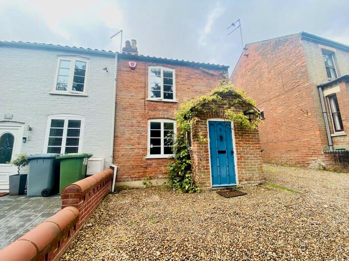 2 Bedroom Semi-Detached House To Rent In Tower Hill, NR7