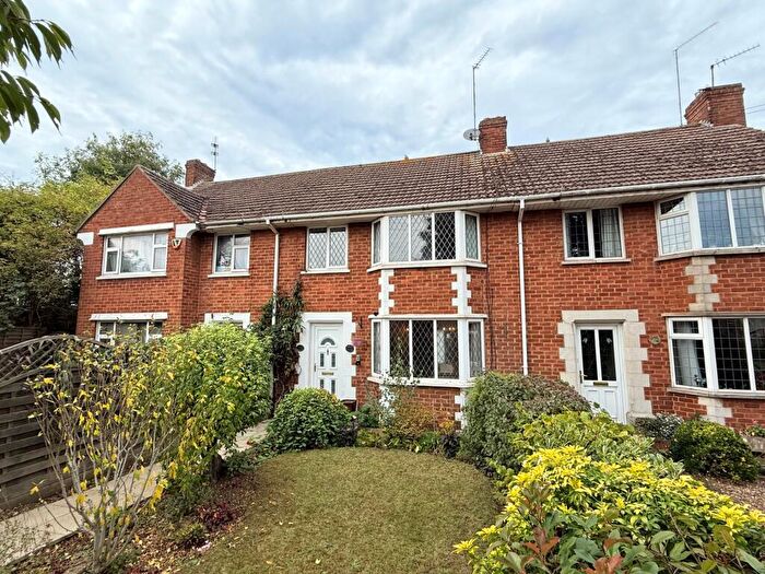 3 Bedroom Terraced House For Sale In Weedon Road, St James, NN5