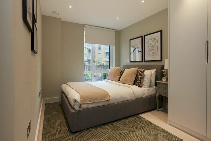 2 Bedroom Flat To Rent In Slate House, London, E14