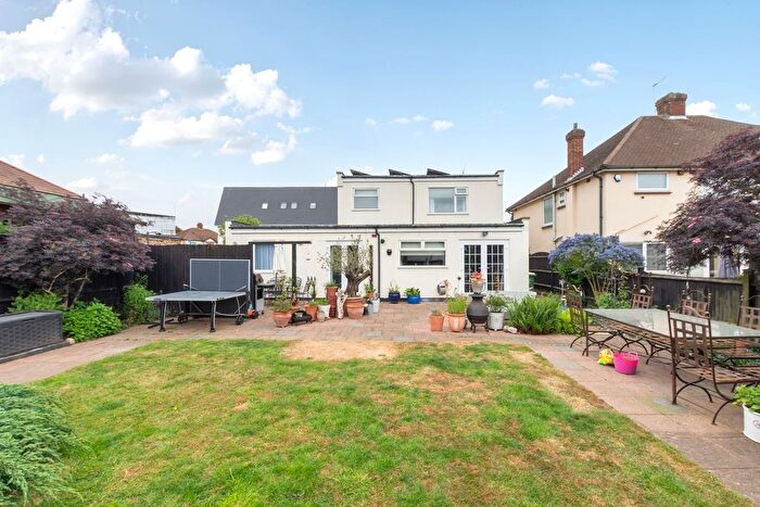 4 Bedroom Detached House For Sale In Queenswood Road, Sidcup, DA15