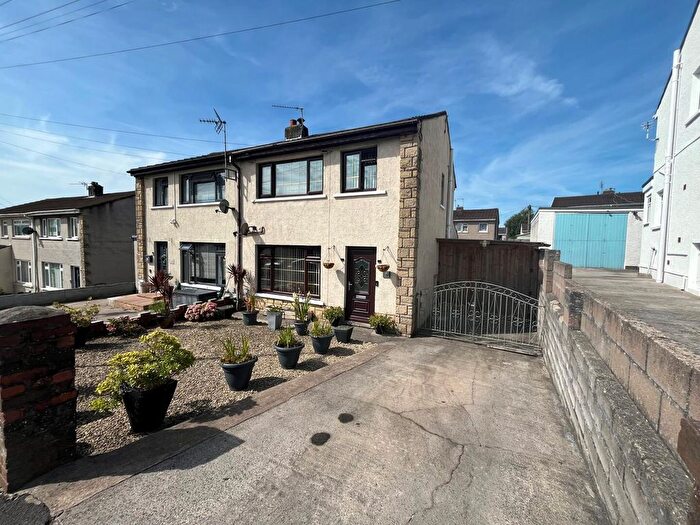 3 Bedroom Semi-detached House For Sale In Caer Berllan, Pencoed, CF35