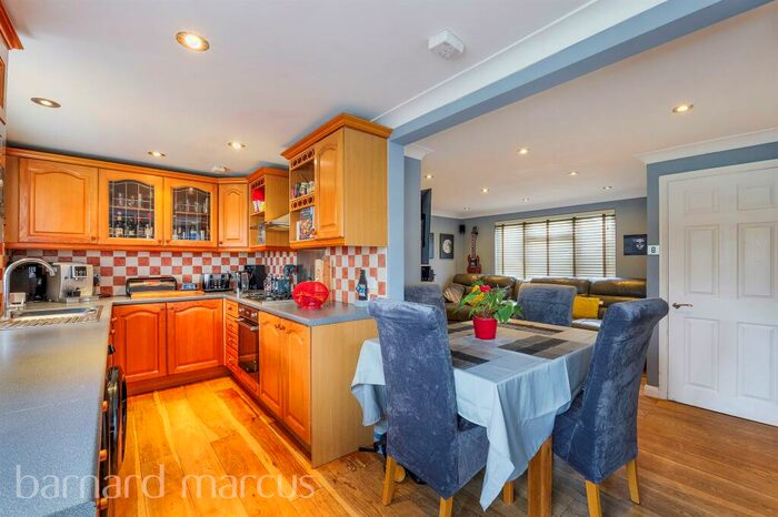 3 Bedroom End Of Terrace House For Sale In Ockleys Mead, Godstone, RH9