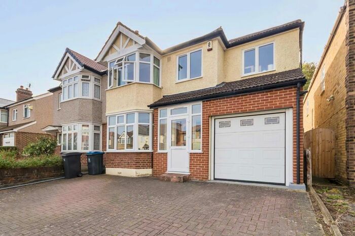 4 Bedroom Property To Rent In Lingfield Avenue, Kingston Upon Thames, KT1