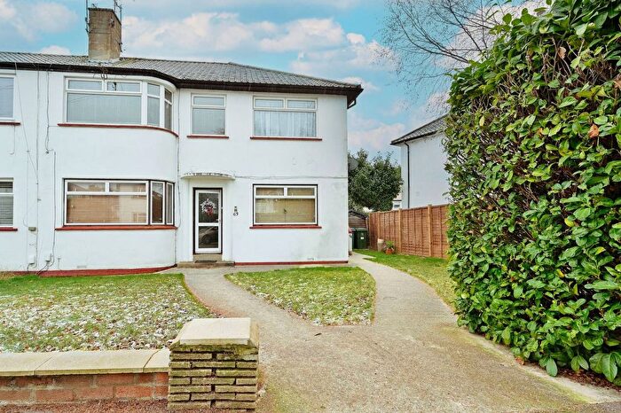 2 Bedroom Maisonette To Rent In Trevellance Way, Watford, WD25