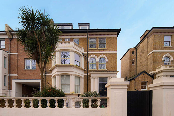 2 Bedroom Flat For Sale In Highbury New Park, London, N5