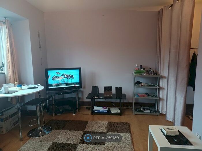1 Bedroom Flat To Rent In Maroons Way, London SE6