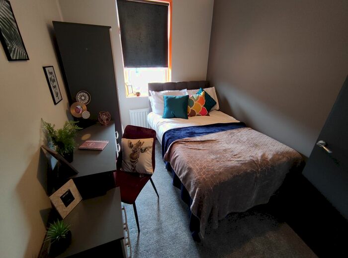 7 Bedroom Terraced House To Rent In Lavender Road, Leicester, LE3