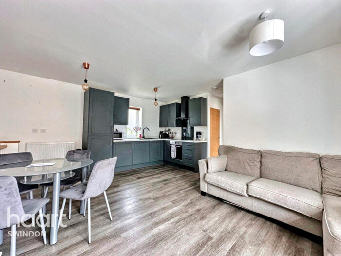 2 Bedroom Coach House To Rent In New Dawn Place, Swindon, SN1