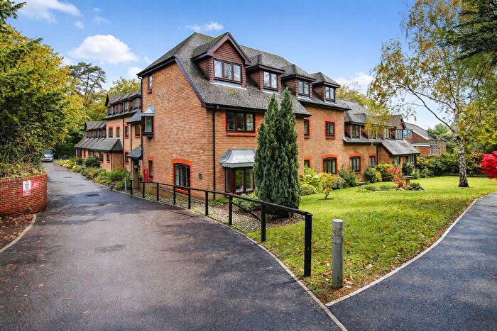 1 Bedroom Flat For Sale In Langdown Lawn, Hythe, Southampton, SO45