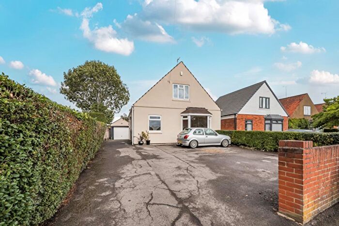 3 Bedroom Detached House For Sale In South Reading, Berkshire, RG2