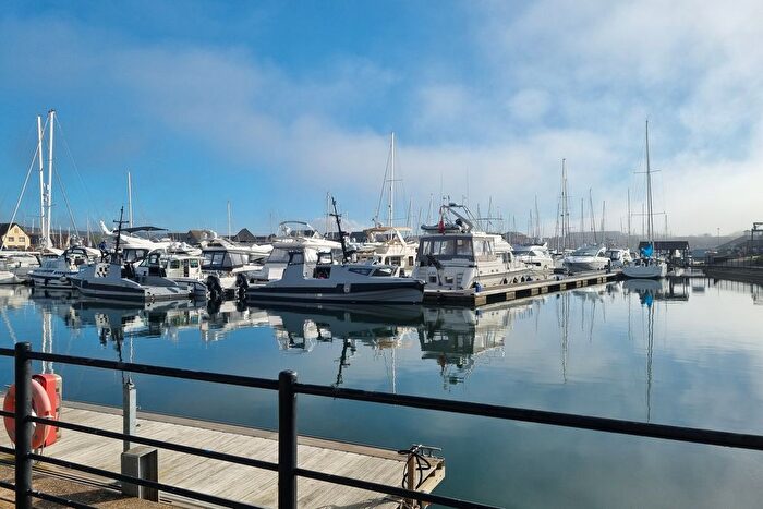 2 Bedroom Flat To Rent In Lock Approach, Port Solent, Portsmouth, PO6