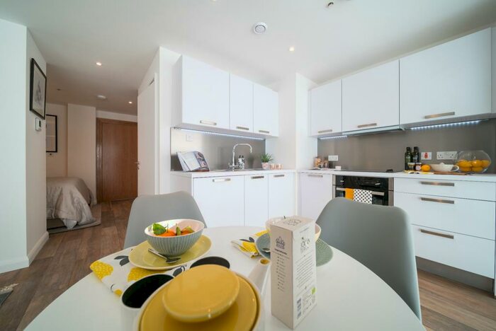 1 Bedroom Apartment To Rent In Queen Street, Maidenhead, SL6