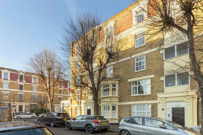 2 Bedroom Flat To Rent In Ainsley Street, Bethnal Green, E2
