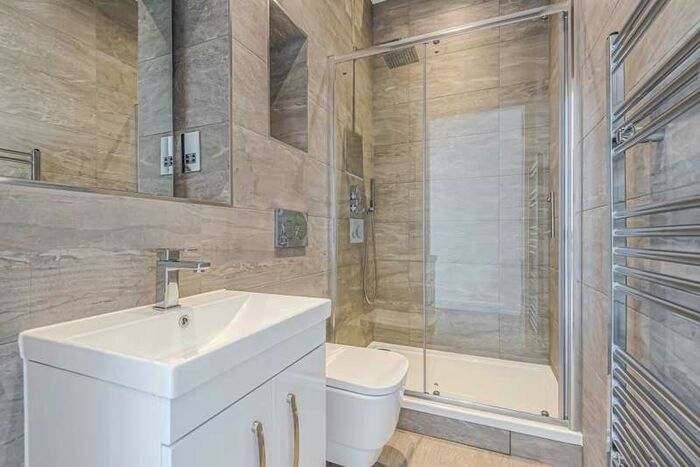 2 Bedroom Apartment To Rent In Bracknell, Berkshire, RG12