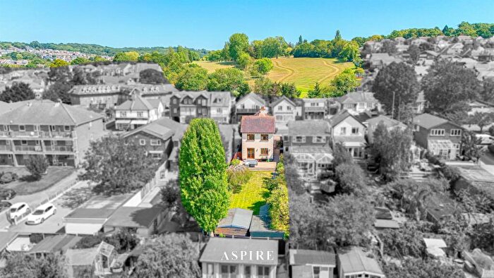 4 Bedroom Detached House For Sale In Video Presentation Inside - High Road, South Benfleet, SS7