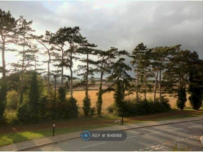 2 Bedroom Flat To Rent In St. Crispin Drive, Northampton, NN5