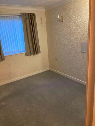 1 Bedroom Flat To Rent In Gloddaeth Avenue, Llandudno, LL30