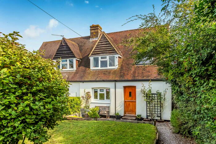 3 Bedroom Semi-Detached House For Sale In Bower Lane, Eynsford, Dartford, DA4