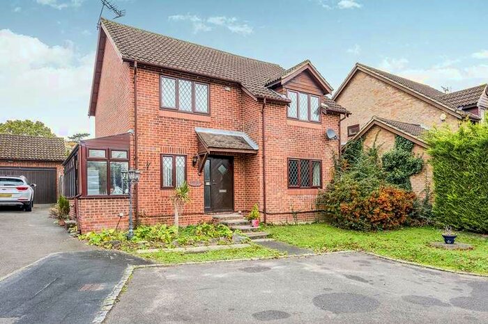 4 Bedroom Detached House To Rent In Hitherwood Close, Waterlooville, Hampshire, PO7
