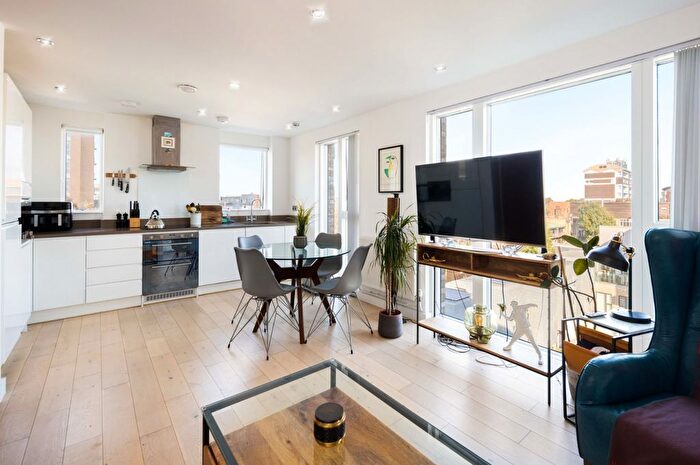 1 Bedroom Flat For Sale In London Lane, London, E8