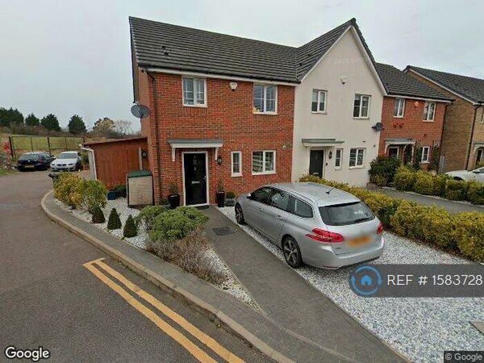 3 Bedroom End Of Terrace House To Rent In Ash Road, Chigwell, IG7