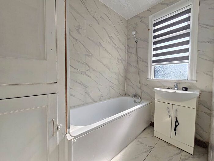 1 Bedroom Terraced House To Rent In Danehurst Gardens, Redbridge, London, IG4