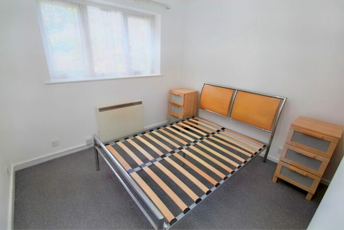 1 Bedroom Flat To Rent In Turnpike Lane, Uxbridge, UB10