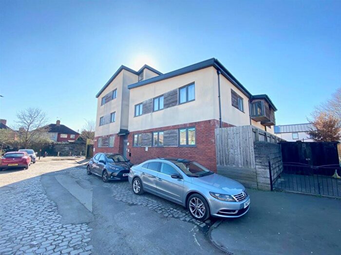 2 Bedroom Flat To Rent In Union Road, Bristol, BS2