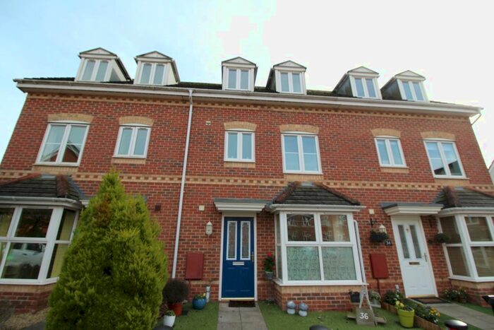 4 Bedroom Detached House To Rent In Blunt Road, Beggarwood, Basingstoke, Hampshire, RG22