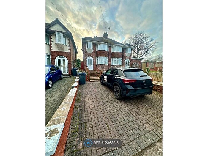 4 Bedroom Semi-Detached House To Rent In Booths Farm Road, Birmingham, B42