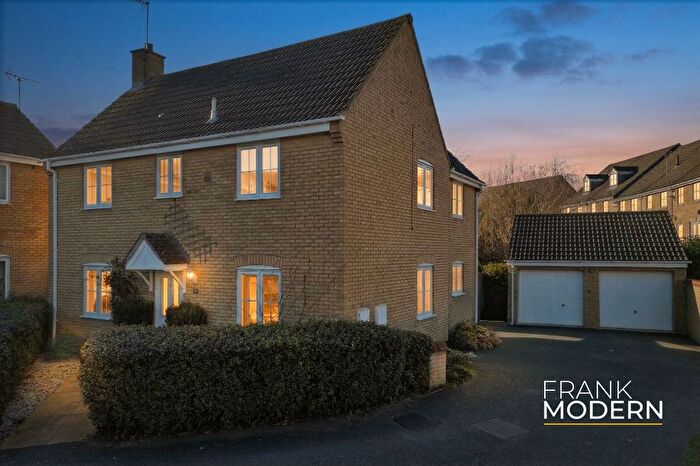 4 Bedroom Detached House For Sale In Boleyn Avenue, Peterborough, PE2