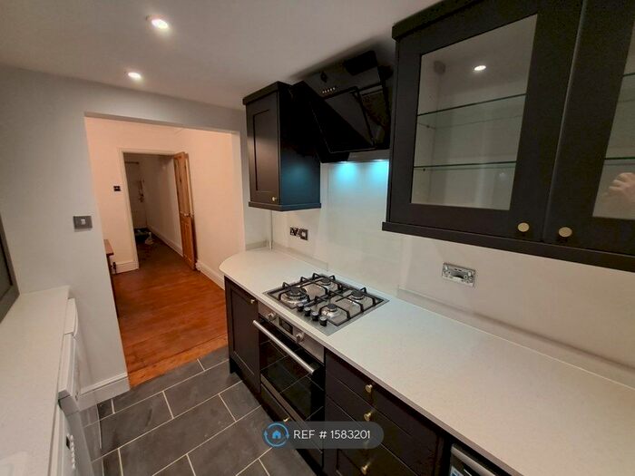 2 Bedroom Terraced House To Rent In Queens Rd, Reading, RG4